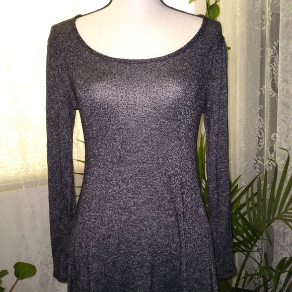 TMG New York Gray Long Sleeved Flowy Dress Size M - Picture 2 of 9